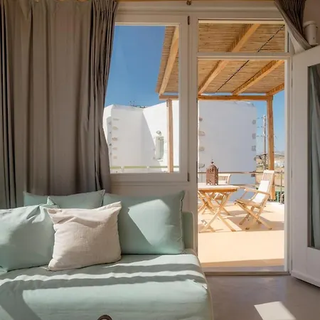 Chic With Pool, 5-min Walk To *