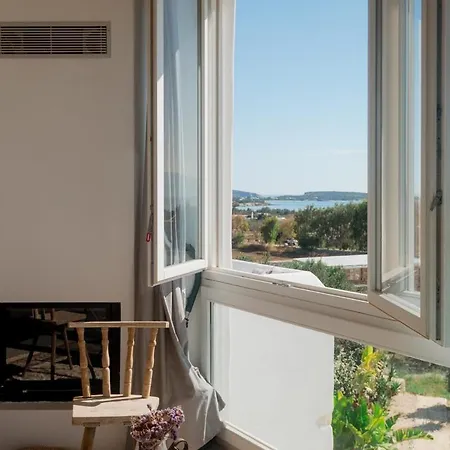 Chic With Pool, 5-min Walk To *